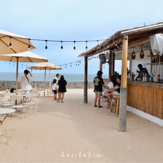 Tumlay Cafe & Bar ชะอำ