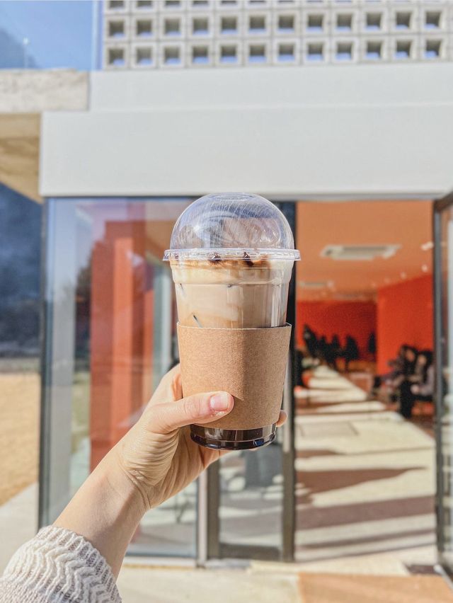빙벽 앞에서 커피 한 잔☕️
