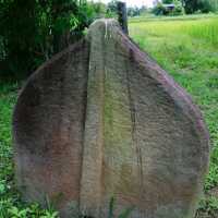 ทุ่งนา สะพานไม้ ใบเสมาหินโบราณ เต่างอย สกลนคร