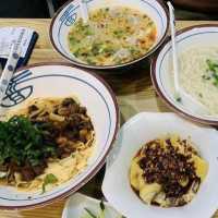 露面手工拌麵料理