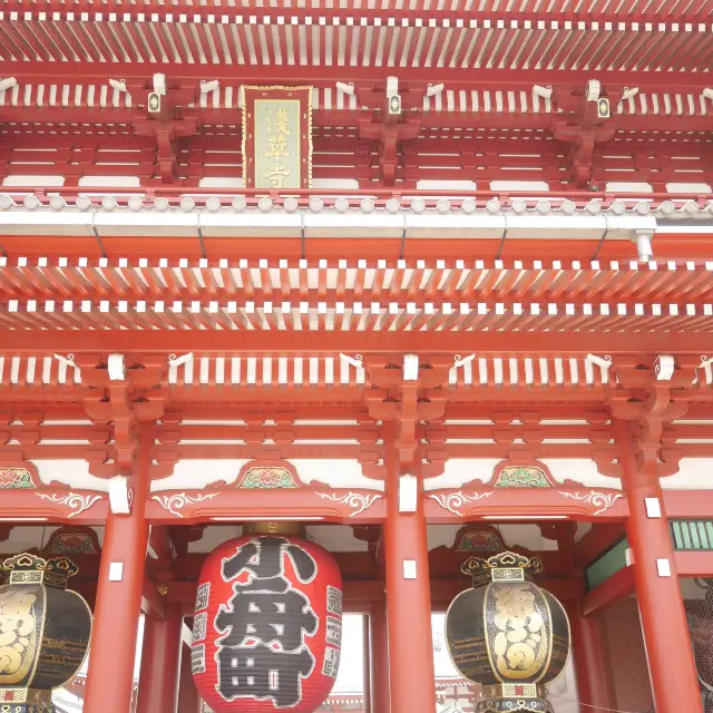 日本 東京 淺草寺的雷門大燈籠