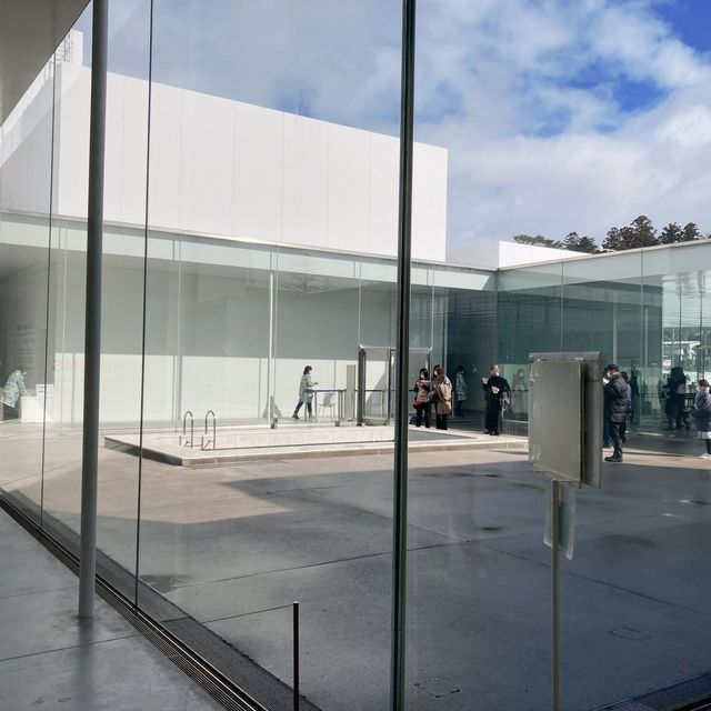 【石川】雪景色の金沢21世紀美術館