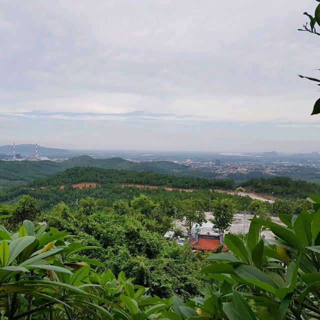 北越廣寧景點--東南亞最大寺院巴旺寺Ba Vang Pagoda