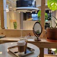 다락방에 머물며 즐기는 커피 한잔☕