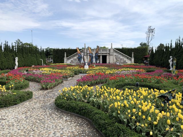 Sun World and Golden Bridge - Ba Na Hills 