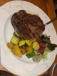 Plato Cafe & Bistro 
