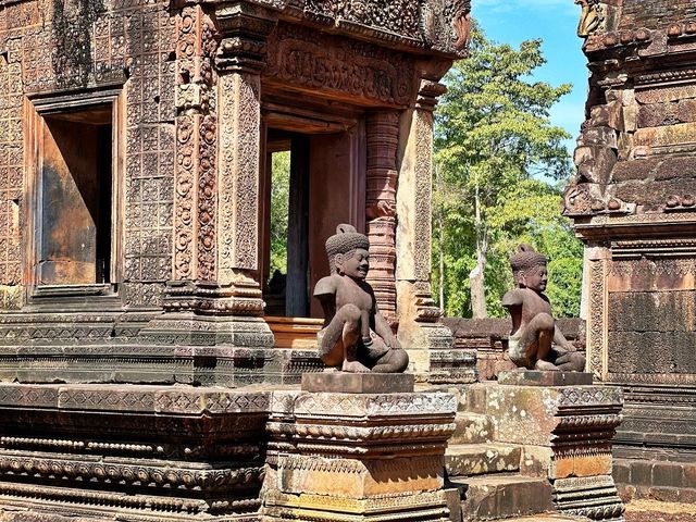 Anantara Suite at Angkor Wat Resort is so beautiful! Let's also visit the Queen's Palace in the afternoon.