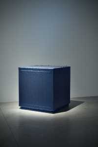 Shanghai Bund's small-scale professional free art exhibition, reservation required to limit the number of visitors.