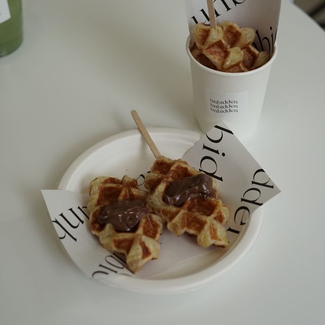 Unbidden cafe ของดีย่านปิ่นเกล้า คาเฟ่สไตล์เกาหลี