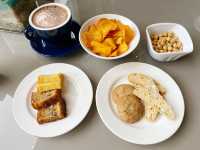 Club lounge experience at Oasia Downtown