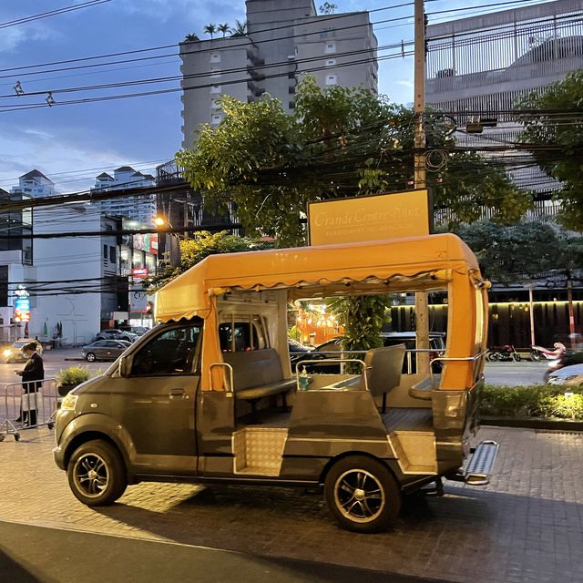 Grande Centre Point Sukhumvit hotel tuktuk 