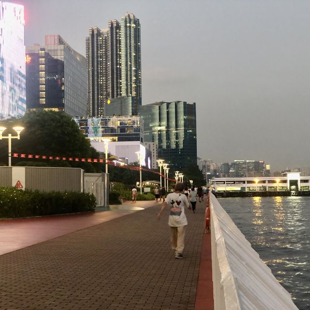 Hung Hom Promenade: Pet-Friendly, Good for Walking, Jogging, and Relaxing by the Sea