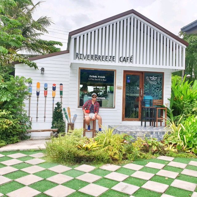 "บรรยากาศสุดชิล กับ cafe' ริมแม่กลอง"