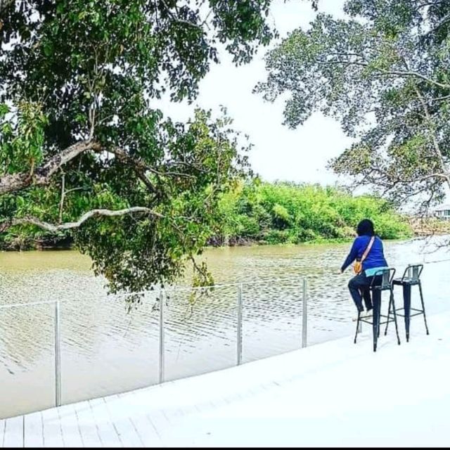 บรรยากาศดี คาเฟ่ติดแม่น้ำปราจีนบุรี