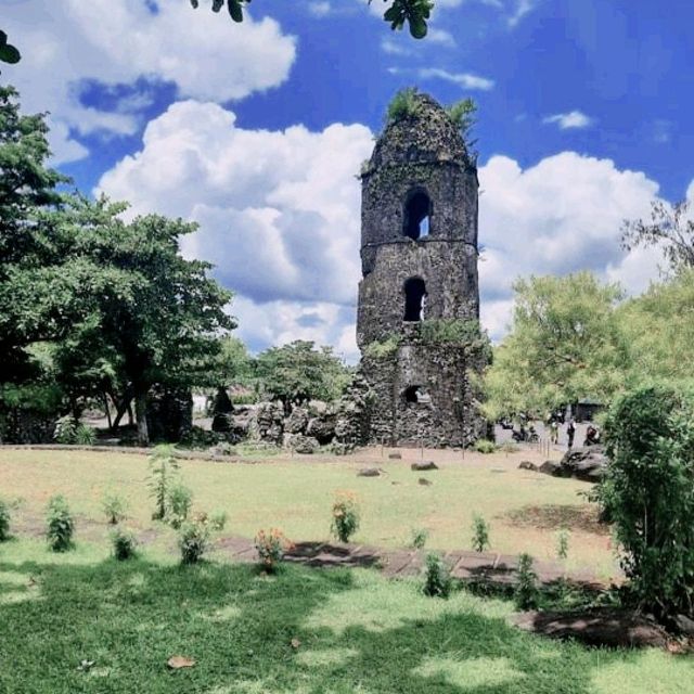 Cagsawa Ruins and Mayon Volcano