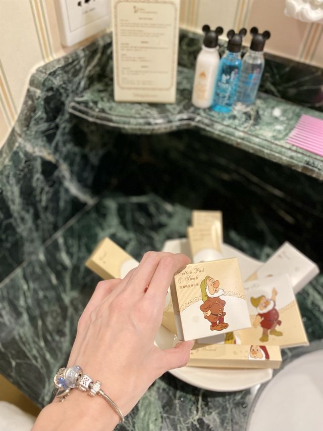 Staycation at 香港迪士尼樂園酒店