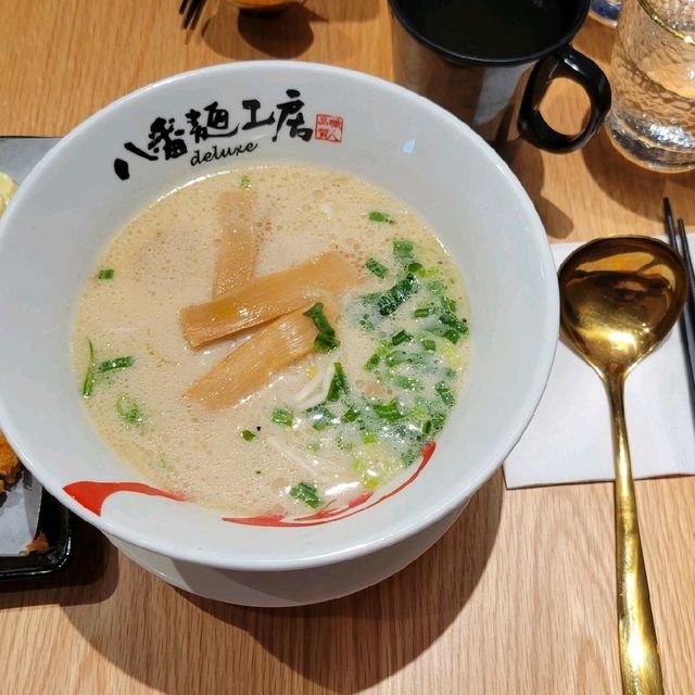 一試難忘炸豬扒拉麵 一試難忘炸豬扒拉麵