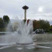 Seattle's Space Needle, Spheres & Street Food