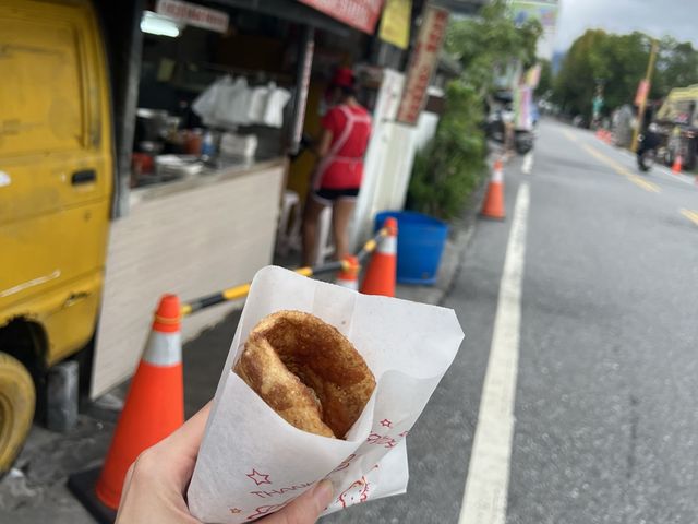 花蓮市區必吃美食｜黃車的炸彈蔥油餅超級好吃