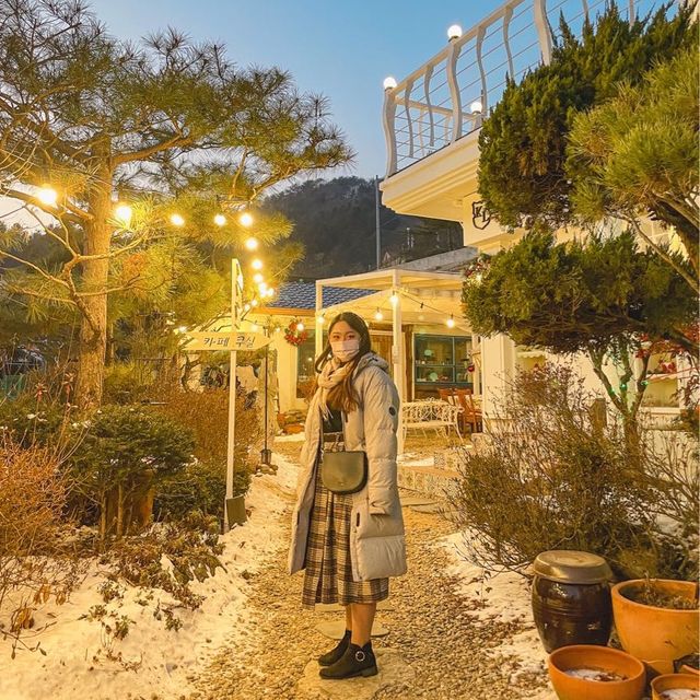 유럽의 가정집을 모티브로한 프랑스 느낌 낭낭한 홍천 카페 ‘쿠실’