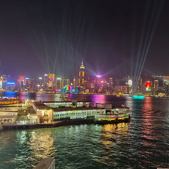 維多利亞港 ，璀璨夜景！東方之珠！