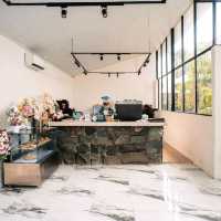 Hoffman Lane Cafe