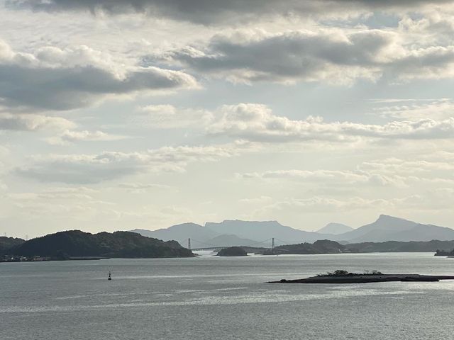 海のピラミッドは中に入ると魅力が増します。