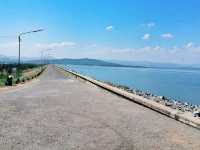 ชมบรรยากาศสวยๆ ที่เขื่อนกระเสียว สุพรรณบุรี