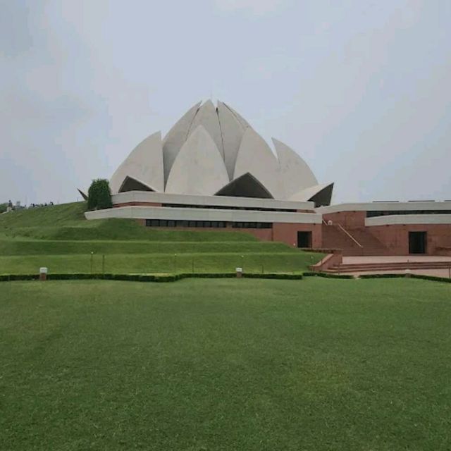 📍 Lotus Temple 