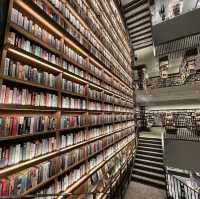 名古屋駅近くの映えすぎる本屋さん