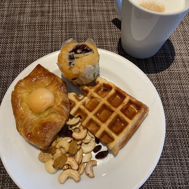 Breakfast หลากหลายที่เลอเมอริเดียนเขาหลัก
