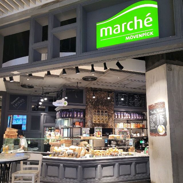 Marché Mövenpick (Swiss food)