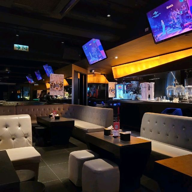 性價比高的樓上酒吧餐廳