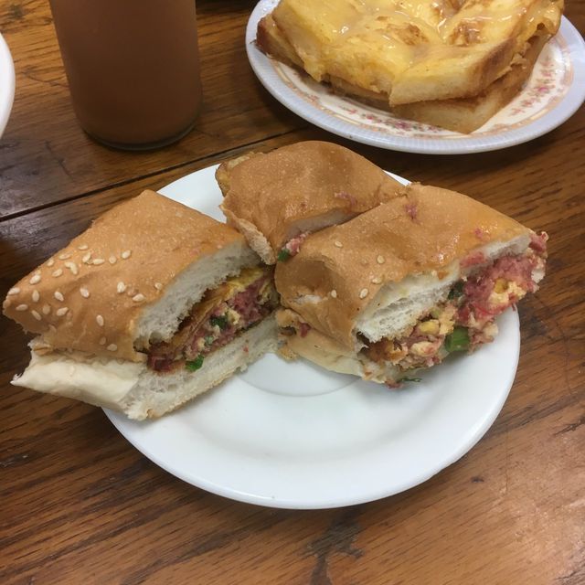 My Favourite Milk Tea & Beef Sandwish @ HK