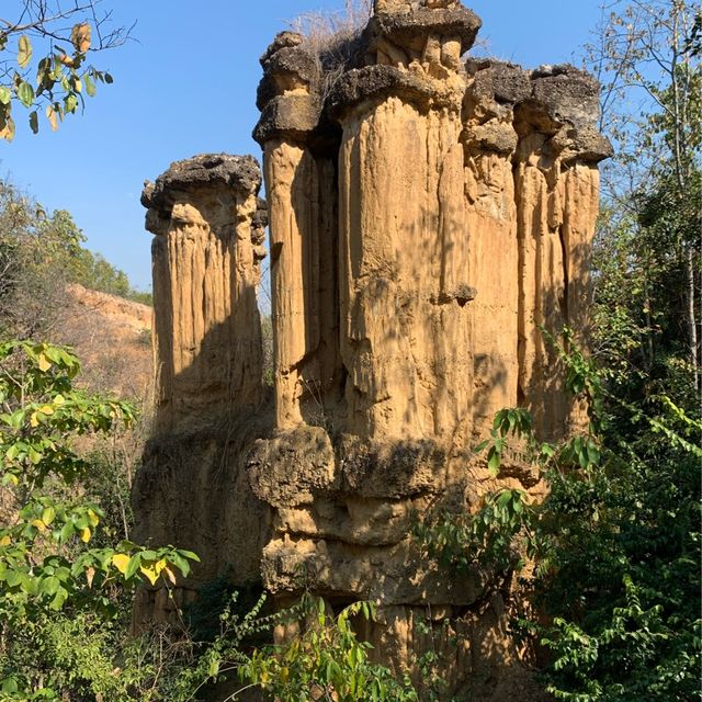 Incredible Pha Chor Cliff Stone At The Doi Lo