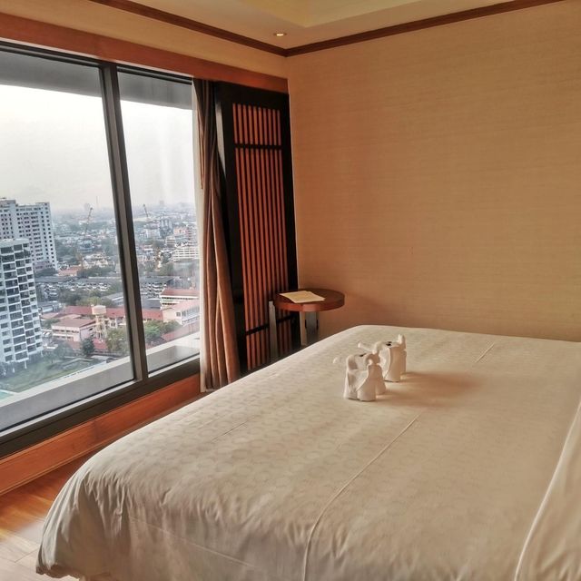 Royal Orchid Sheraton Hotel & Towers 