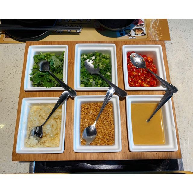 「芝」味雞煲專門店