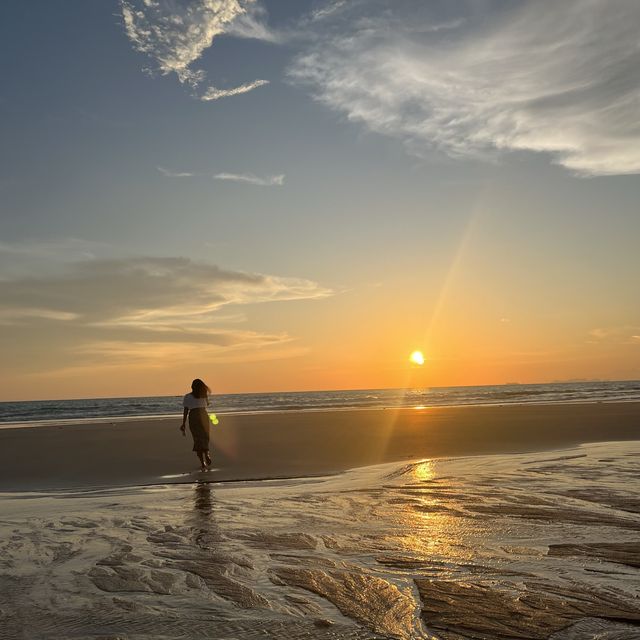 หาดคลองนิน ทะเลที่สวยสุดในลันตา