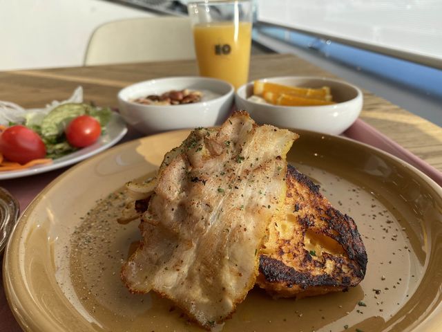 朝食は宿泊者のみ味わえる。Restaurant 『FORQ』