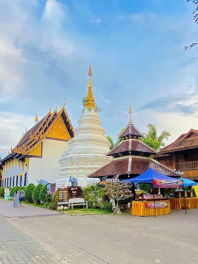 กราบพระขอพร | วัดดวงดี | เชียงใหม่