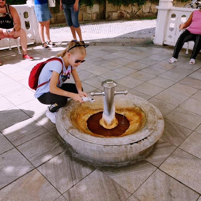 捷克🇨🇿卡羅維瓦利 ｜傳說中可以喝的溫泉水♨️自由行🚶‍♀️