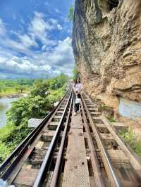 ถ้ำกระแซรถไฟกาญ
