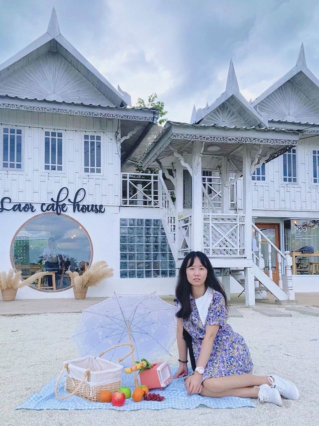 ลออคาเฟ่ คาเฟ่บ้านเรือนไทยประยุกต์