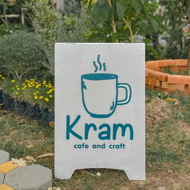 kram Café.