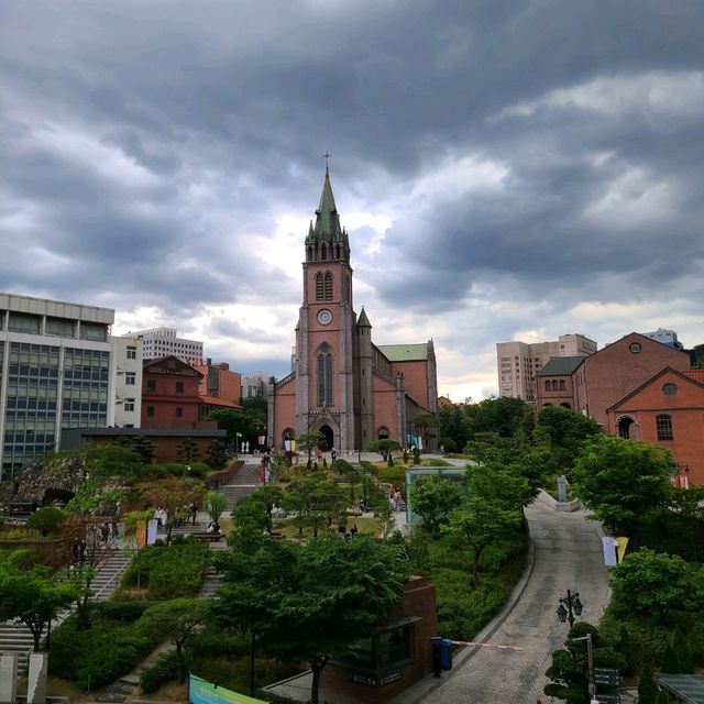 명동 성당이 바로 보이는 몰또