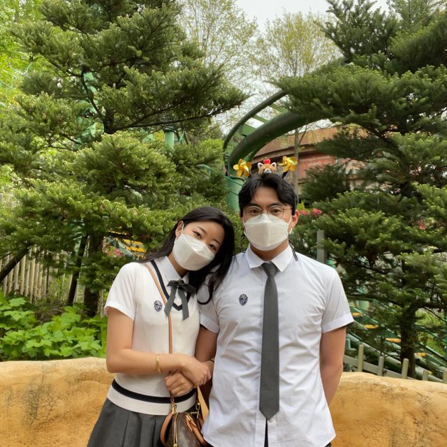 30대에 이룬 내 버킷리스트! 애인이랑 교복입고 놀이동산가기