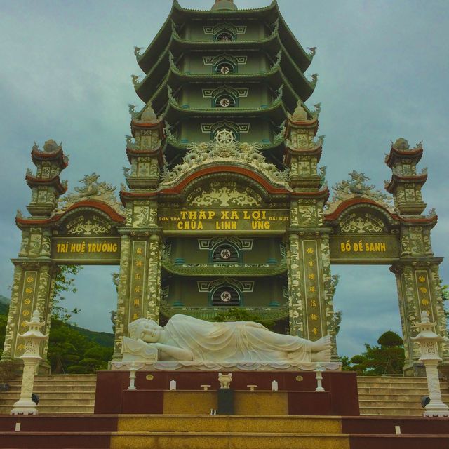 Finding Peacefulness at Linh Ung Pagoda