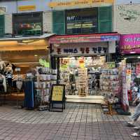 韓国/ソウル【弘大】若者の街弘大(ホンデ)の街並み