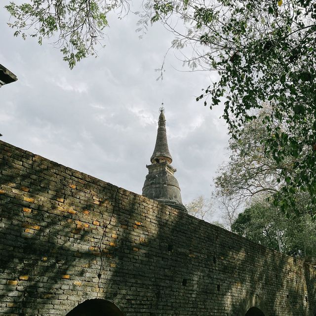 วัดอุโมงค์ (สวนพุทธธรรม) - วัดเก่าแก่คู่ล้านนา