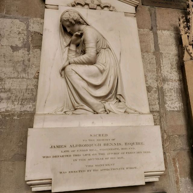 โบดถ์และสถานที่ฝังร่างของ Shakespeare 
